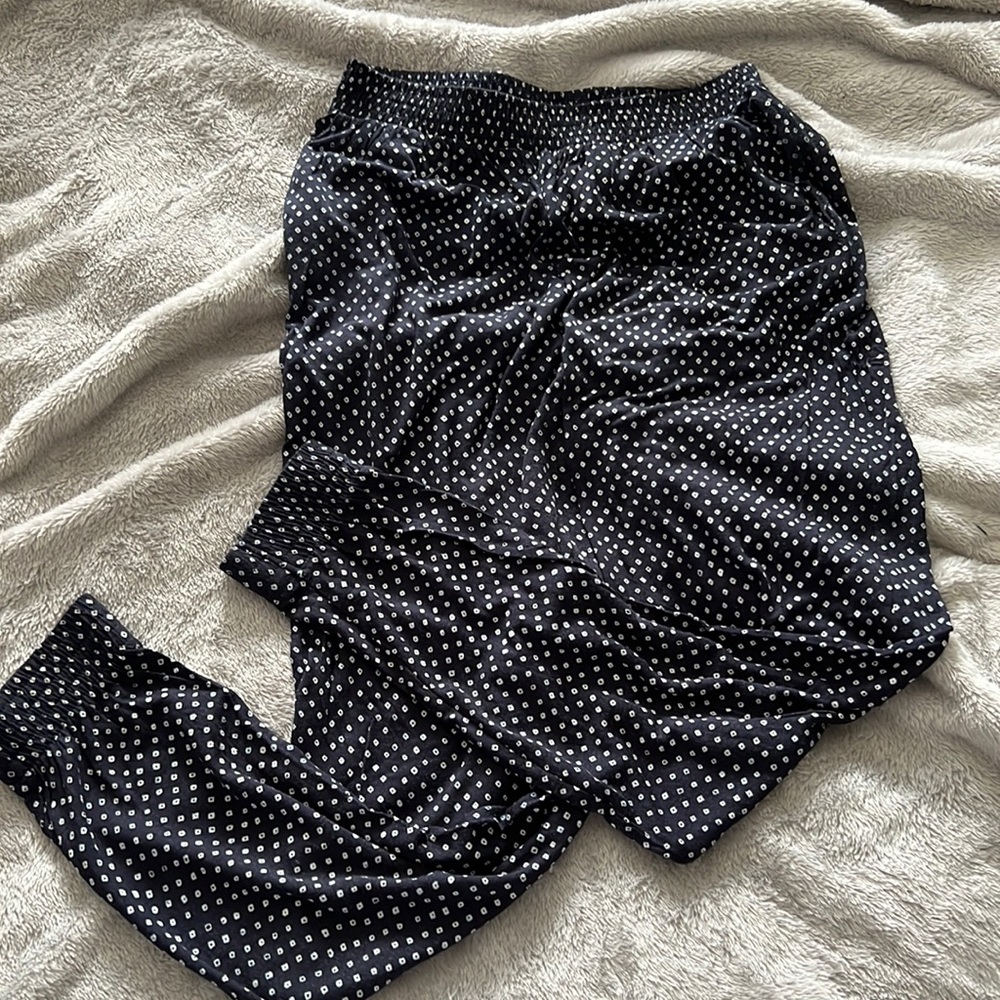 Navy patterned Jeanie pants.